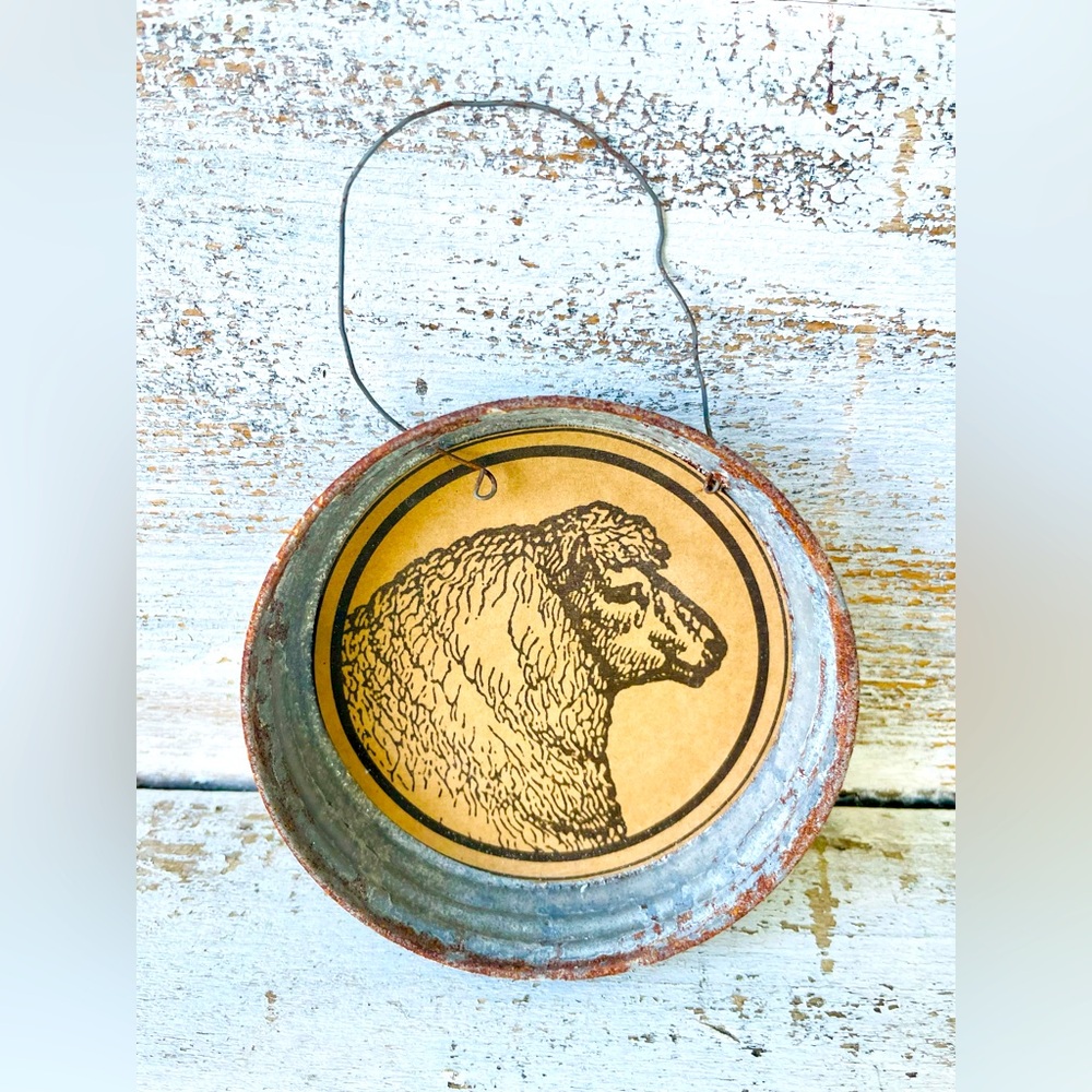 *Farm Faces Metal Sheep Ornament